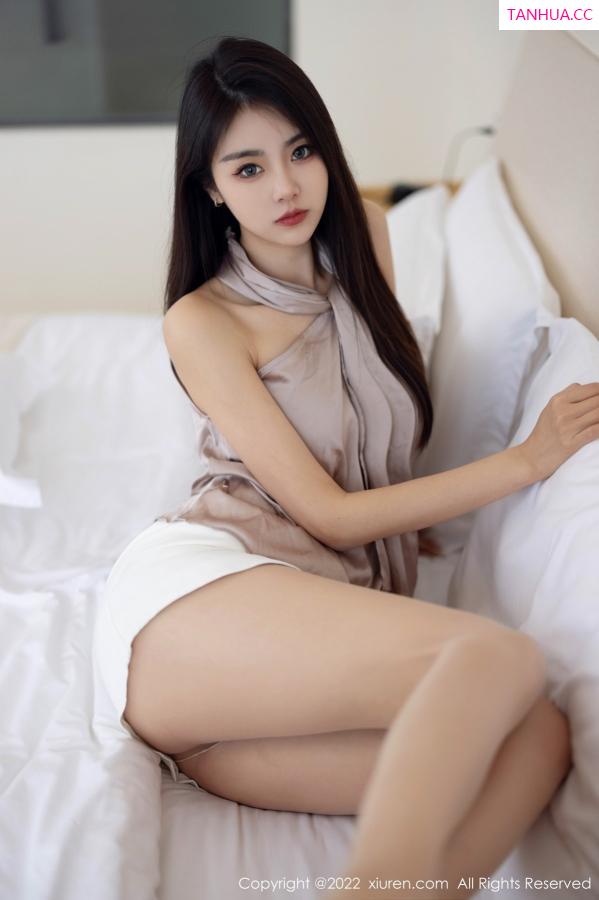 可乐Vicky  [XiuRen]高清写真图 2022.11.03 No.5804 可乐Vicky 短裙美腿第41张图片
